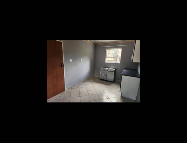 3 BEDROOM HOUSE FOR SALE IN OOS EINDE